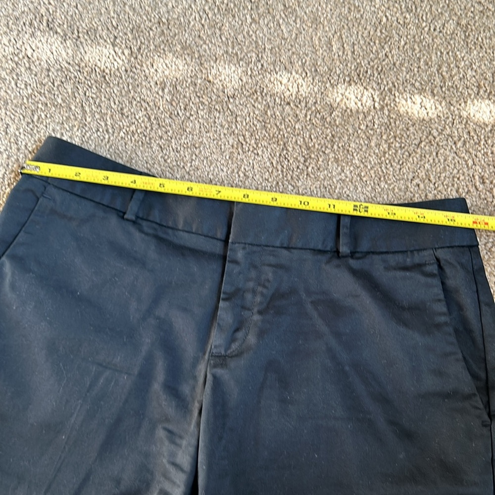 Banana Republic Hampton Fit Shorts. Size 4 - Picture 5 of 10